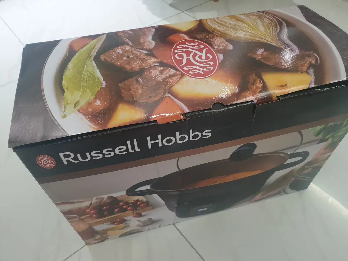 Selling a Russel Hobbs multicooker