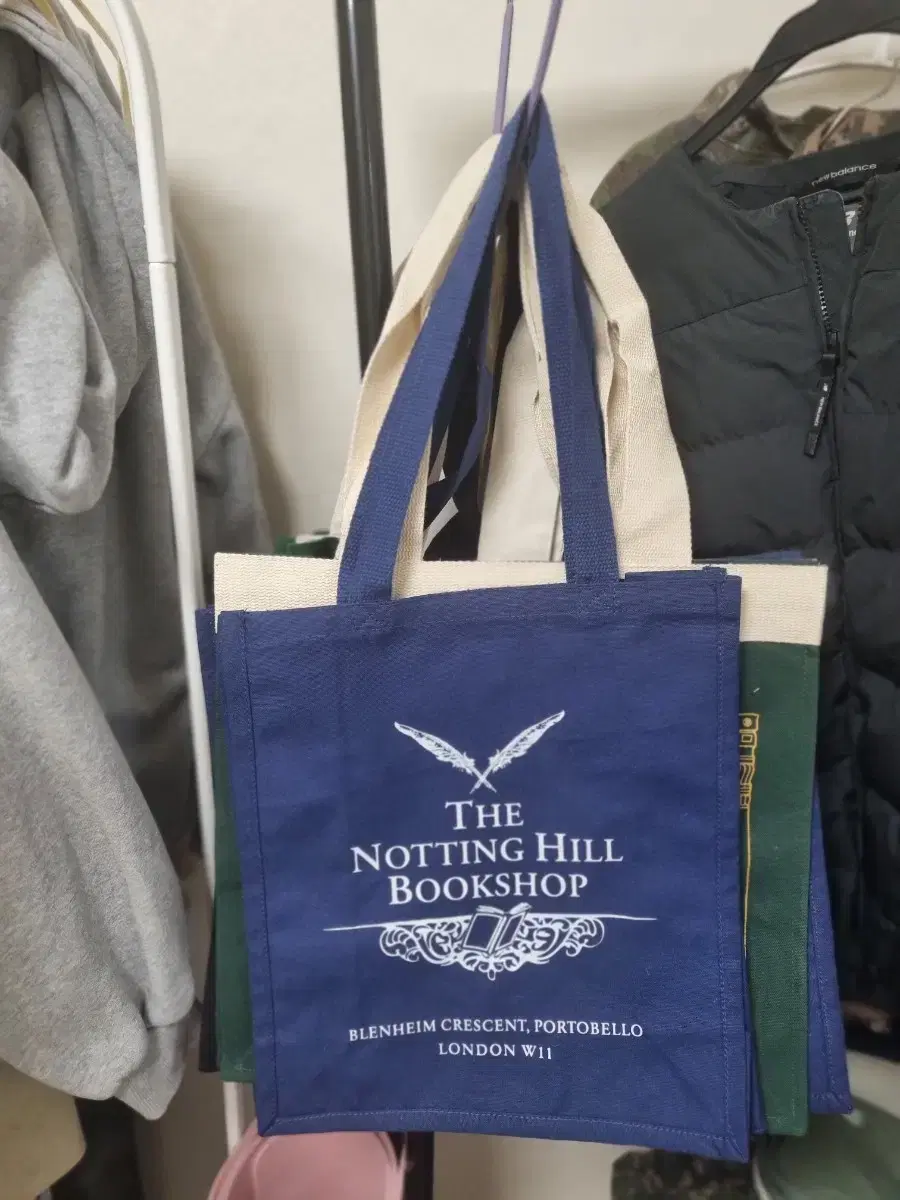 해연갤 - 사복갤일땐 엠마로버츠!, image size:900x1200