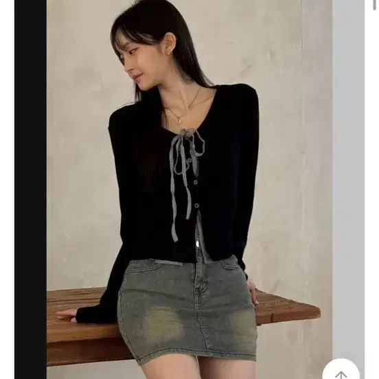 MEMthewardrobe Dot Crop Top on Bunjang Global Site.
