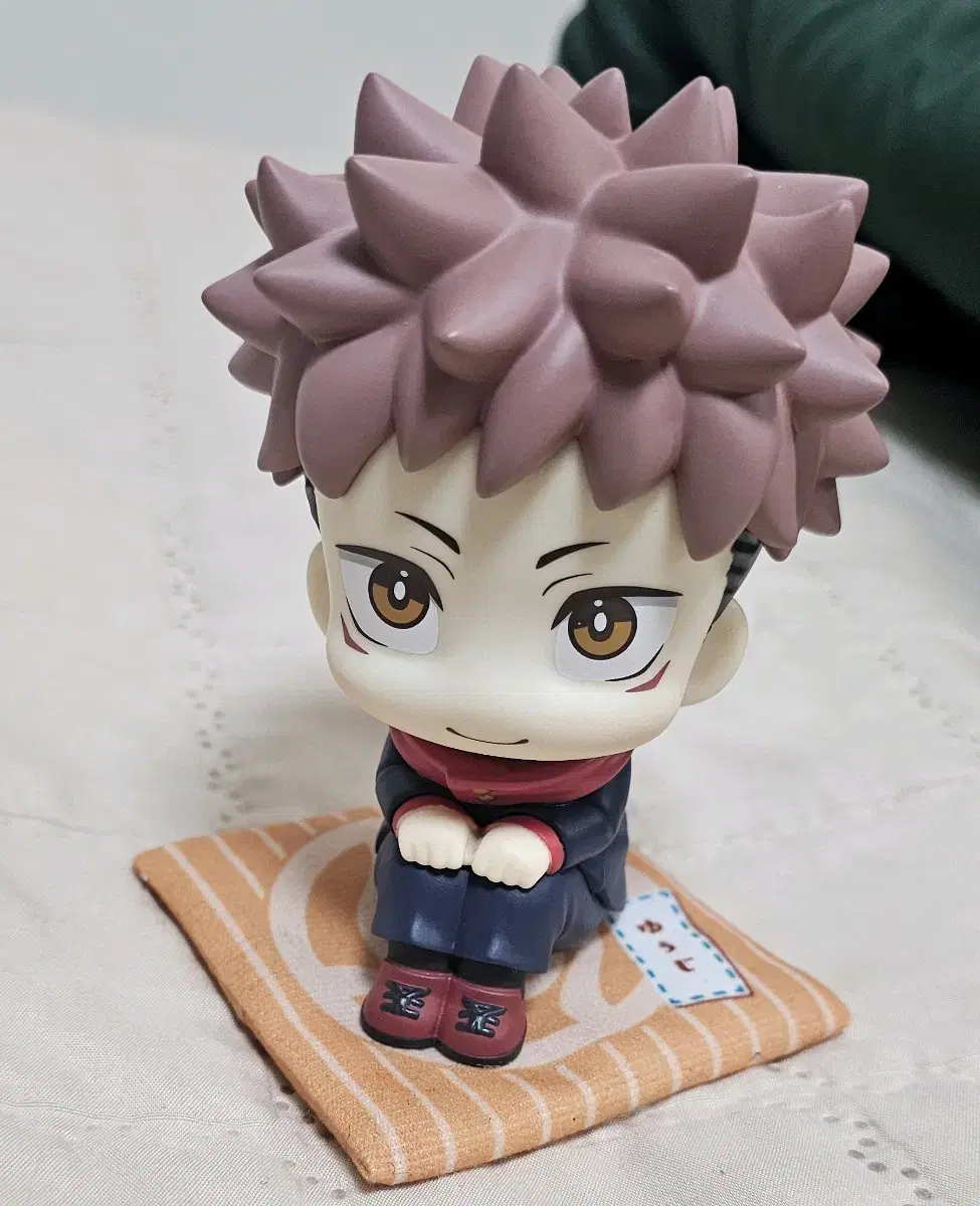 Jujutsu Kaisen Yuji Itadori Look Up Old version