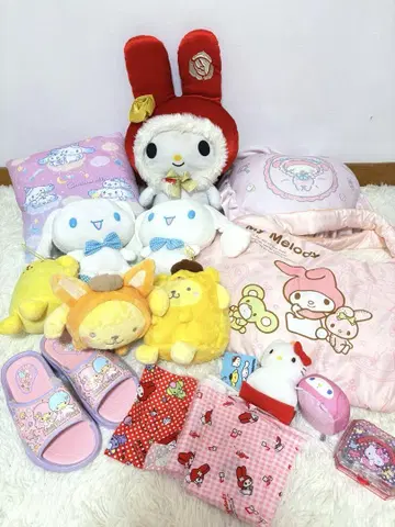 마이멜로디 폼폼푸딩 헬로키티 시나모롤 봉제 인형 쿠션