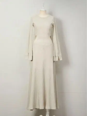 로사리 문 사이드 오픈 열선 드레스