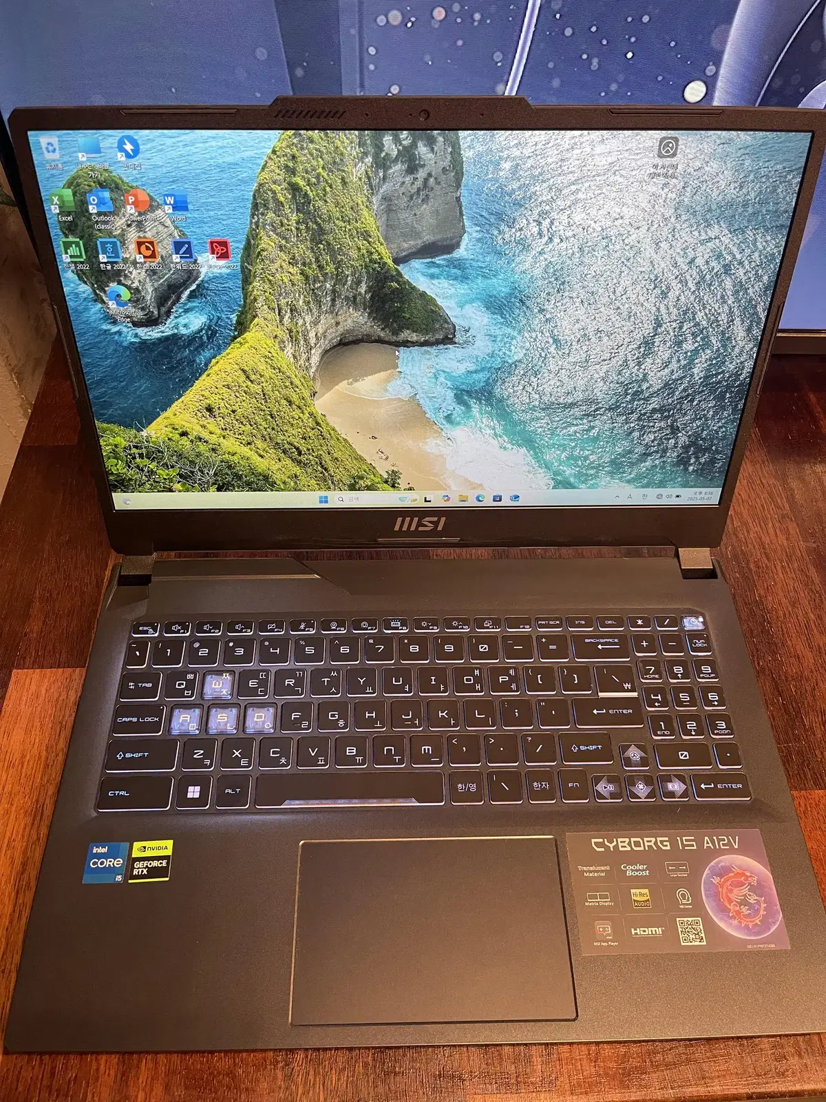 MSI Cyborg 15 A12VE 게이밍 노트북 판매합니다. 4050