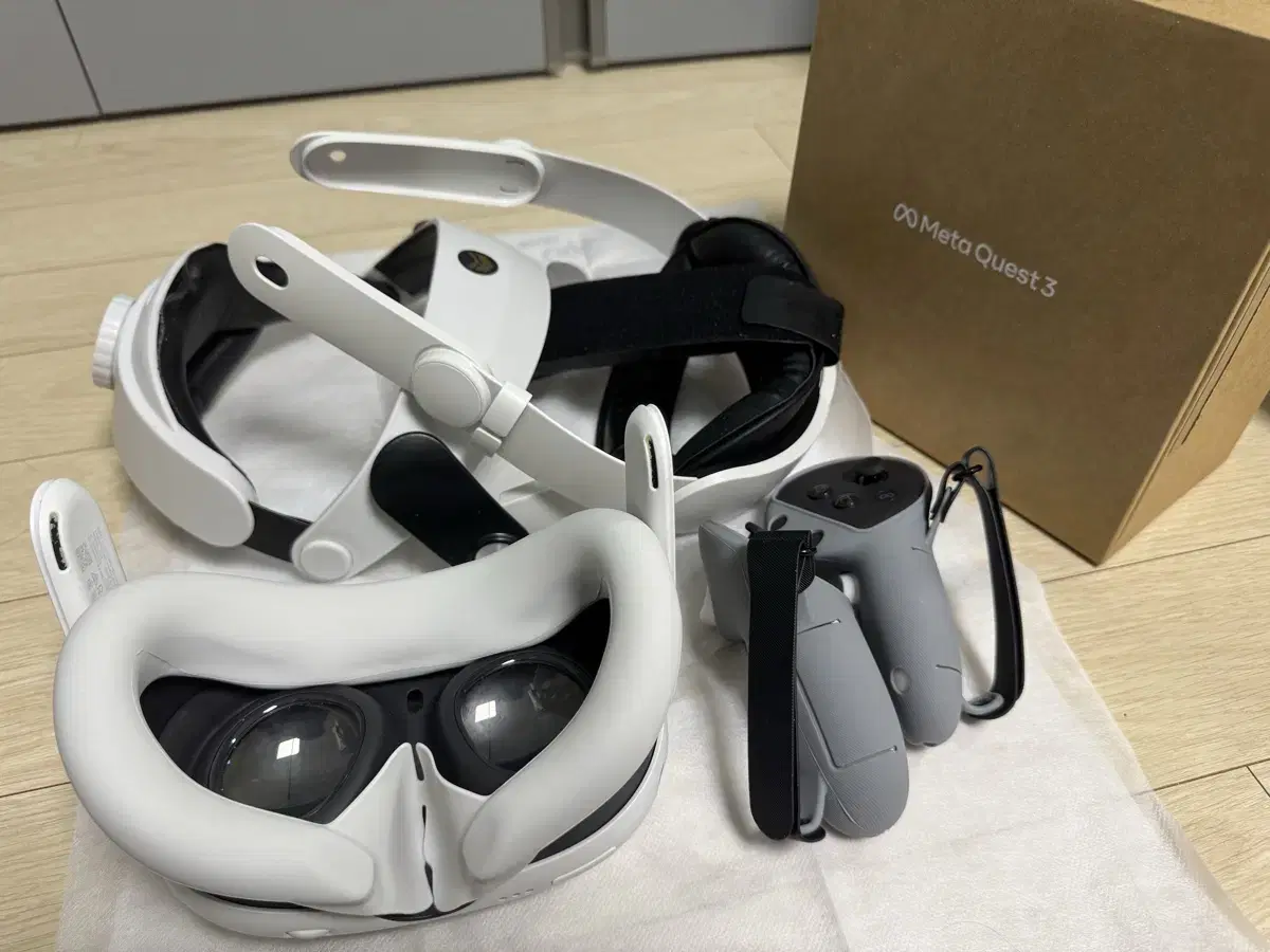 Meta Quest 3 / Oculus Quest 3 128g + Accessories