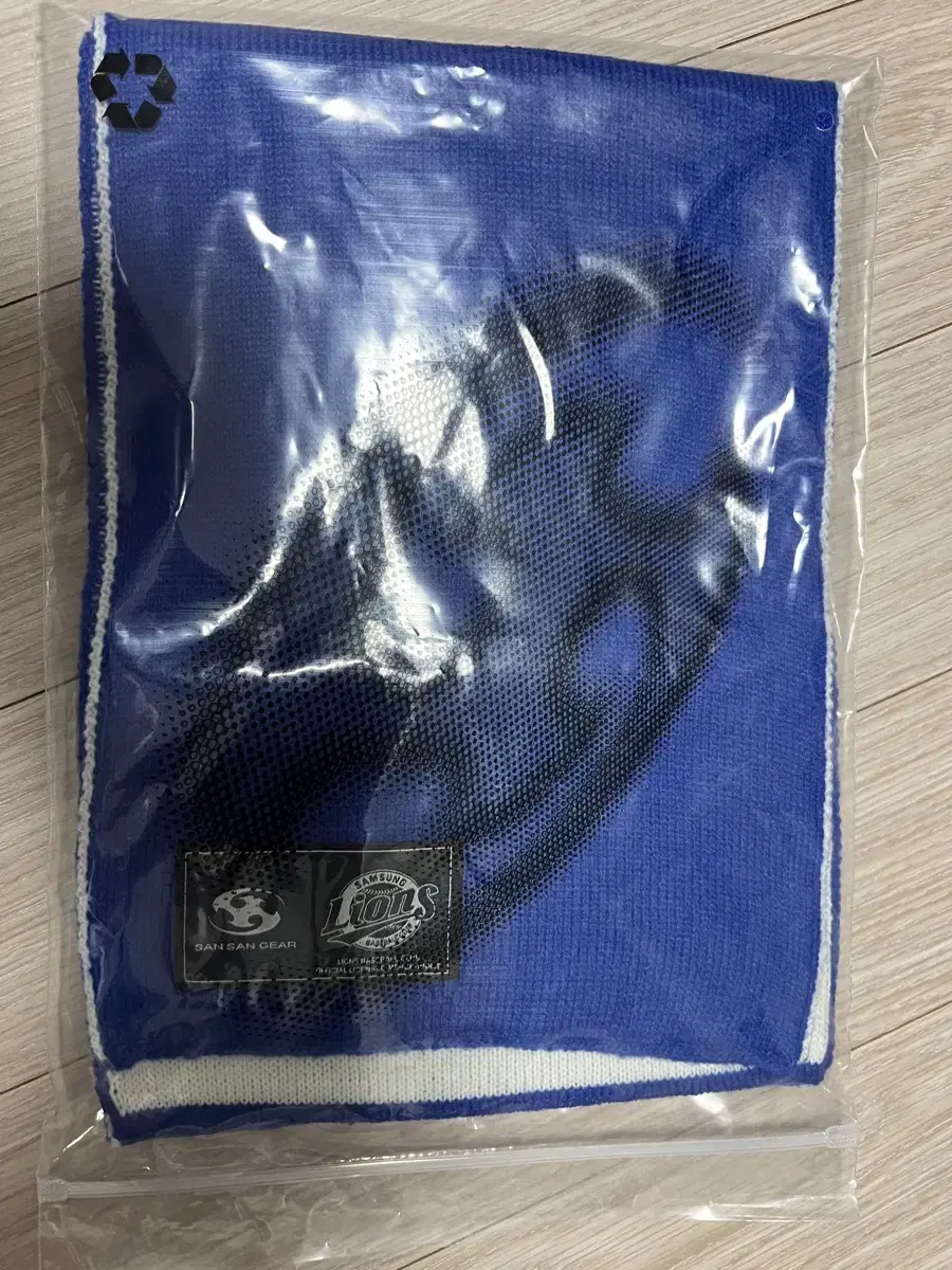 SanSan Gear X Samsung Lions Scarf Sealed