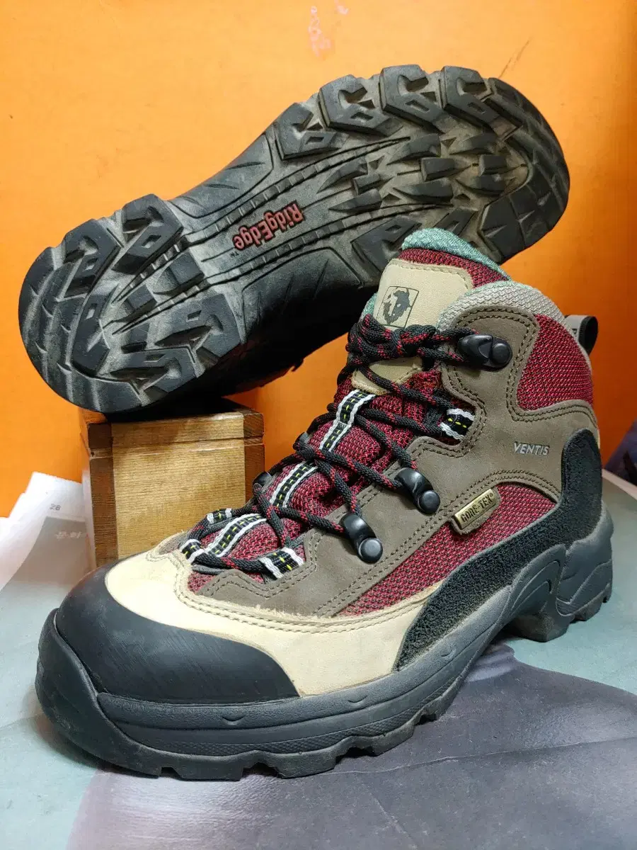 Blackyak Gore-Tex Ridge Edge Grip Hiking Shoes (230)