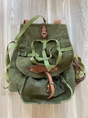 루마니아 군 백팩