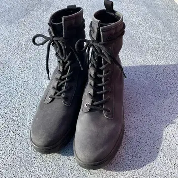 YEEZY SEASON 5 컴뱃 부츠