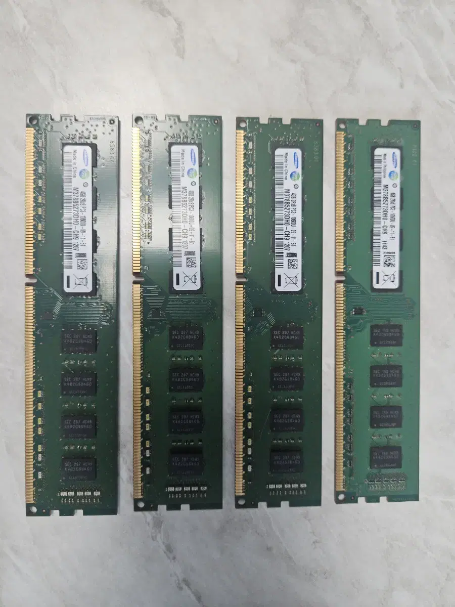 삼성 데스크탑용 ddr3-10600u (4기가 4개)