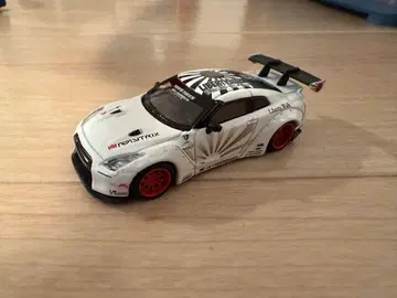 MINIGT GT-R R35 LB웍스