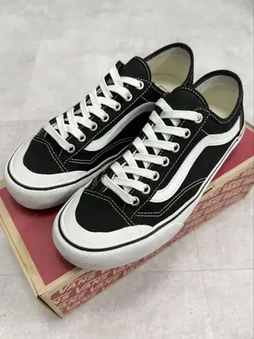 Vans 스타일 36 디콘 SF 블랙/화이트 8.5