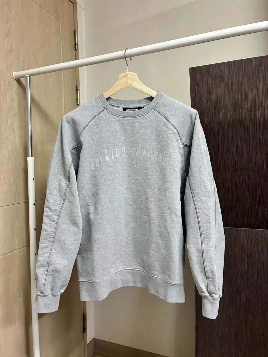 [M]퍼킹어썸 FA 스웻셔츠 그레이
