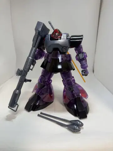 돔 MG 클리어 컬러 건담 프라모델
