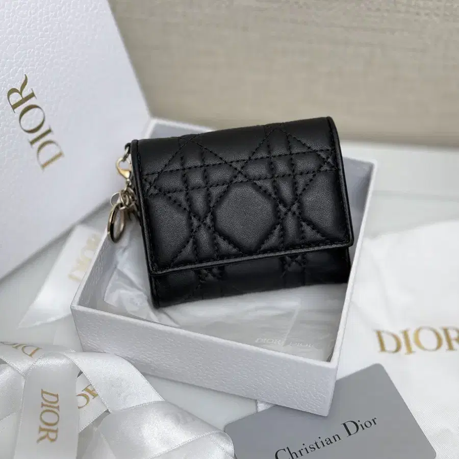 即発送【DIOR】ディオール★RED PATENT LADY WALLET【ランクAB】 Dior - Ultimate Patent Leather Wallet Red | www.luxurybags.eu