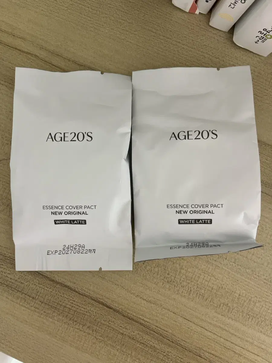 2 Refills in Bulk)) Age 20's Essence Cover Pact New Original
