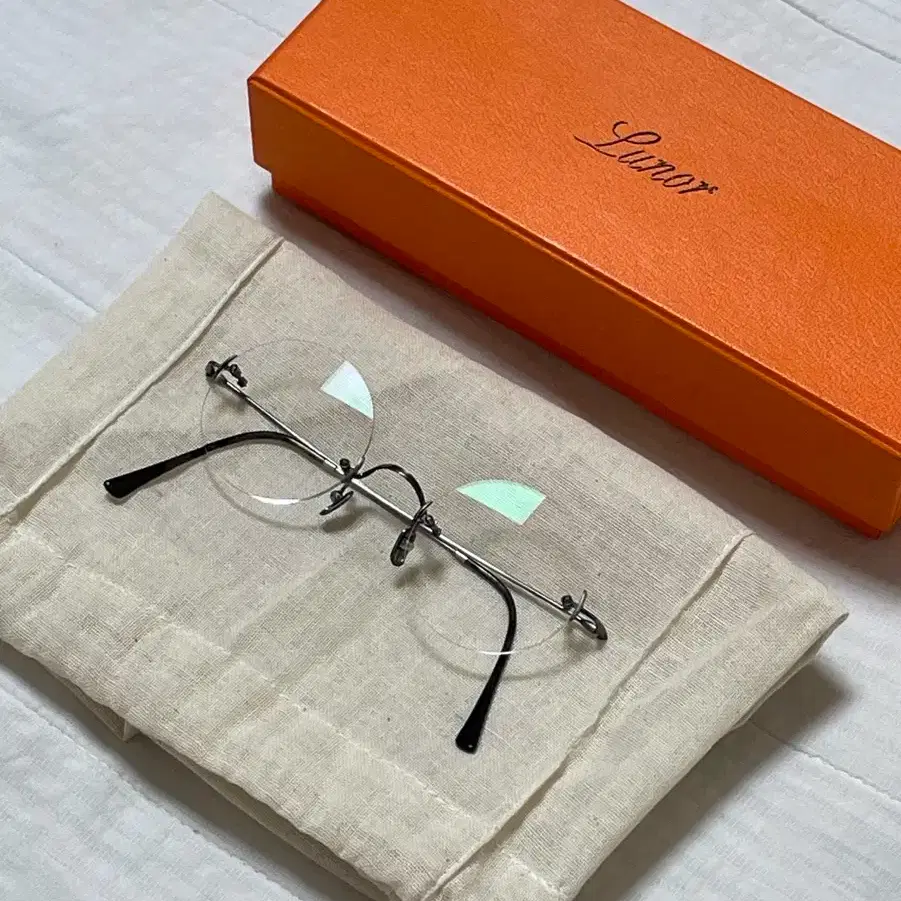 Lunor Classic Rund Leno Lune Antique Silver Rimless Glasses
