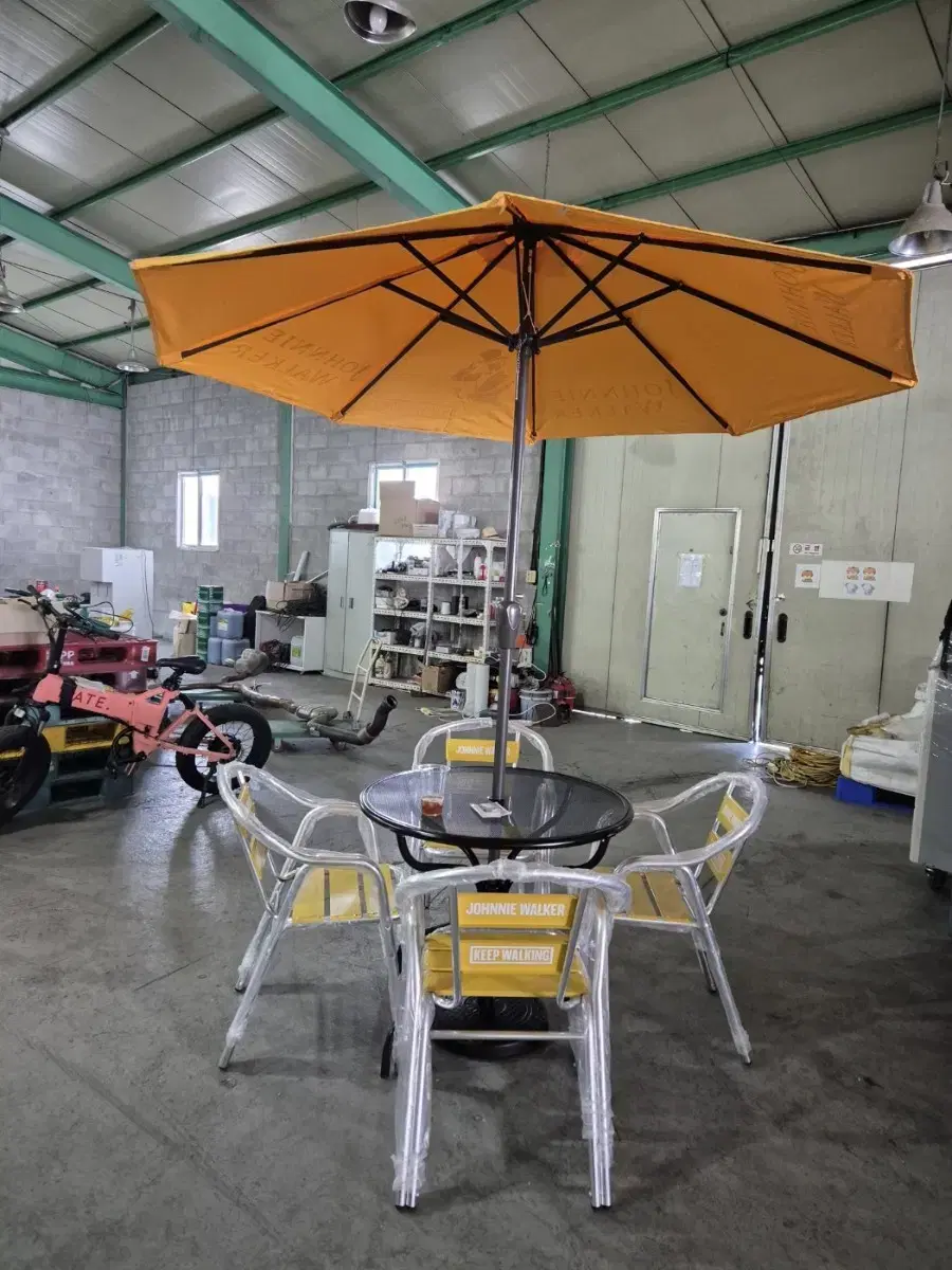 Parasol Set + 4 Chairs, New