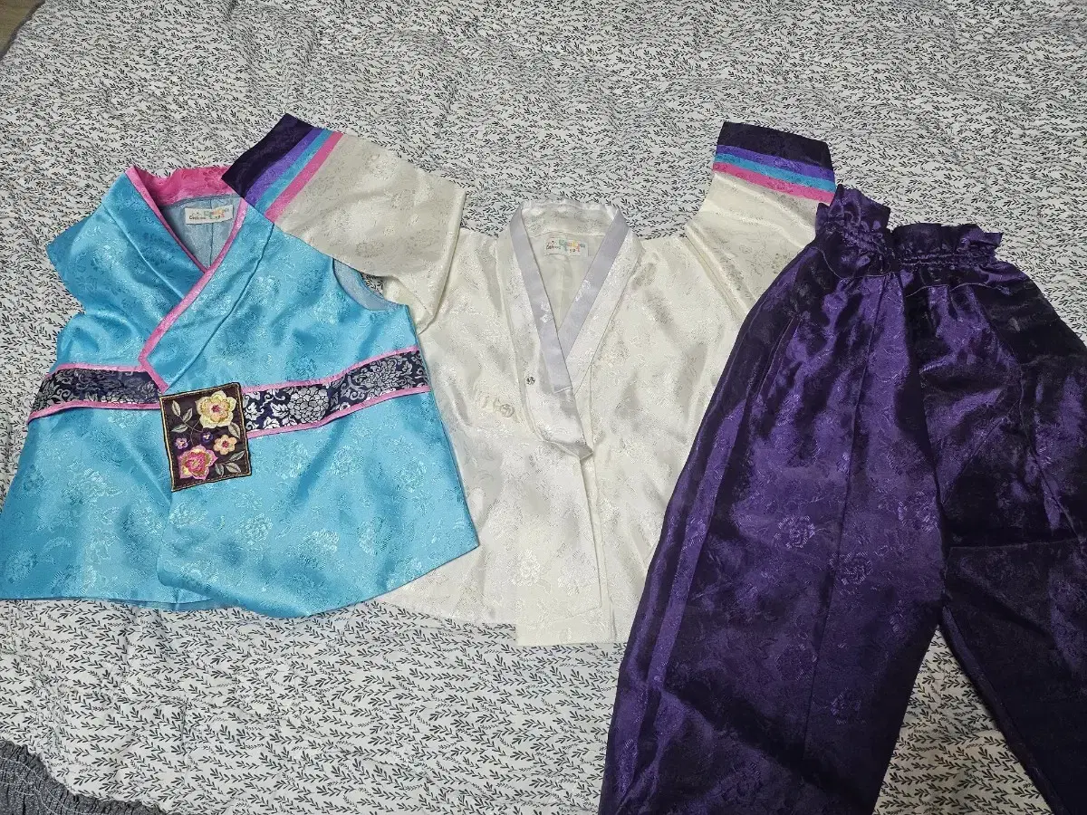 Boy's Hanbok Size 8