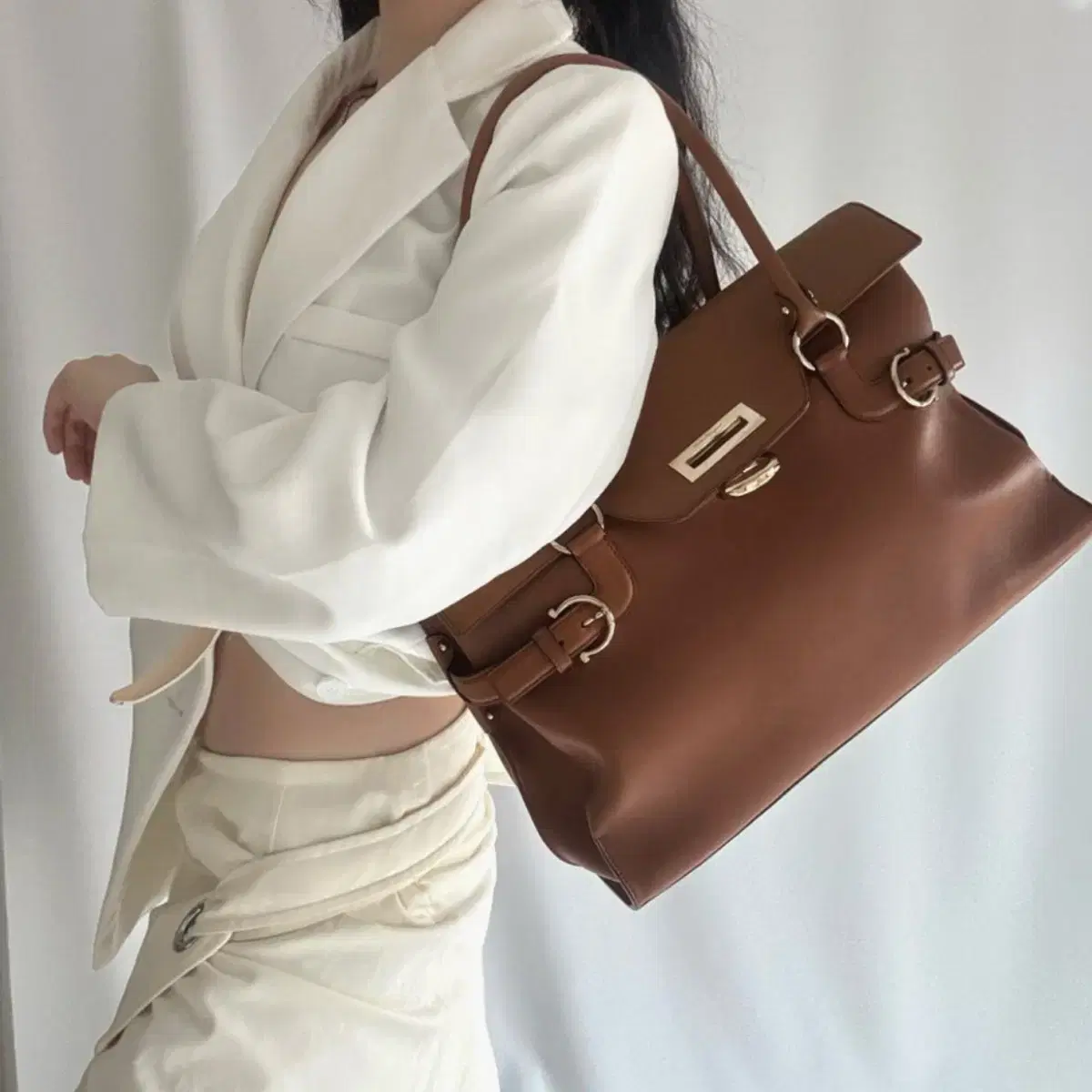 페라가모 간치니 토트백 판매합니다