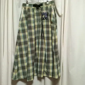 뉴발란스 체크 무늬 스커트