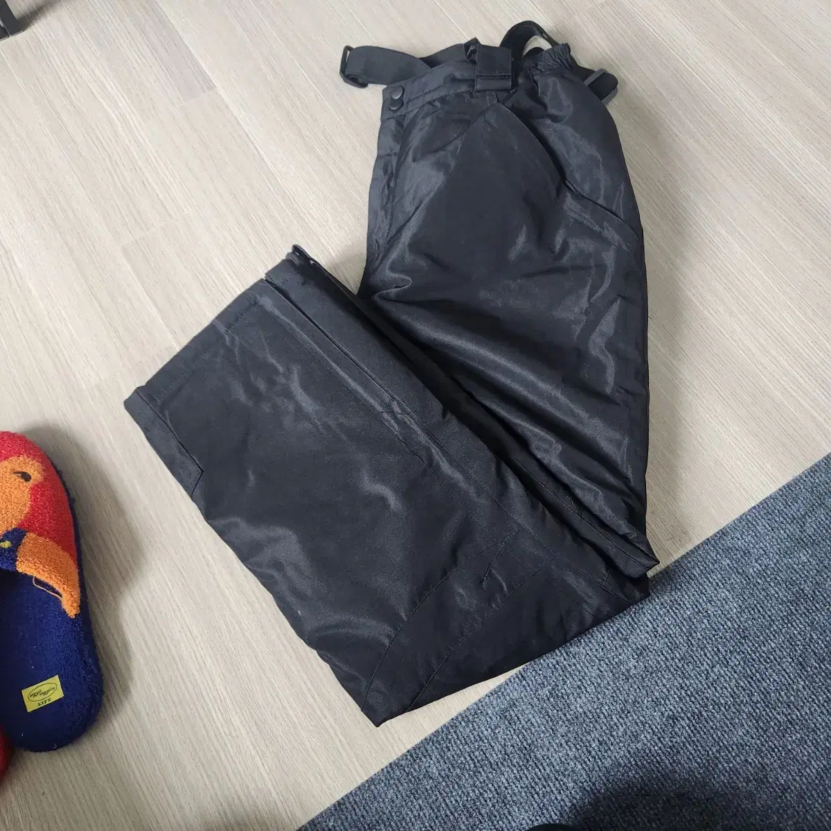 Winter Clothes/Ski Suit Size M