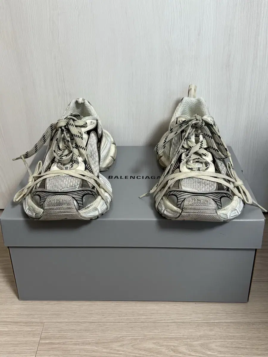 (43) 발렌시아가 3xl 뉴베이지 에그쉘 백화점판