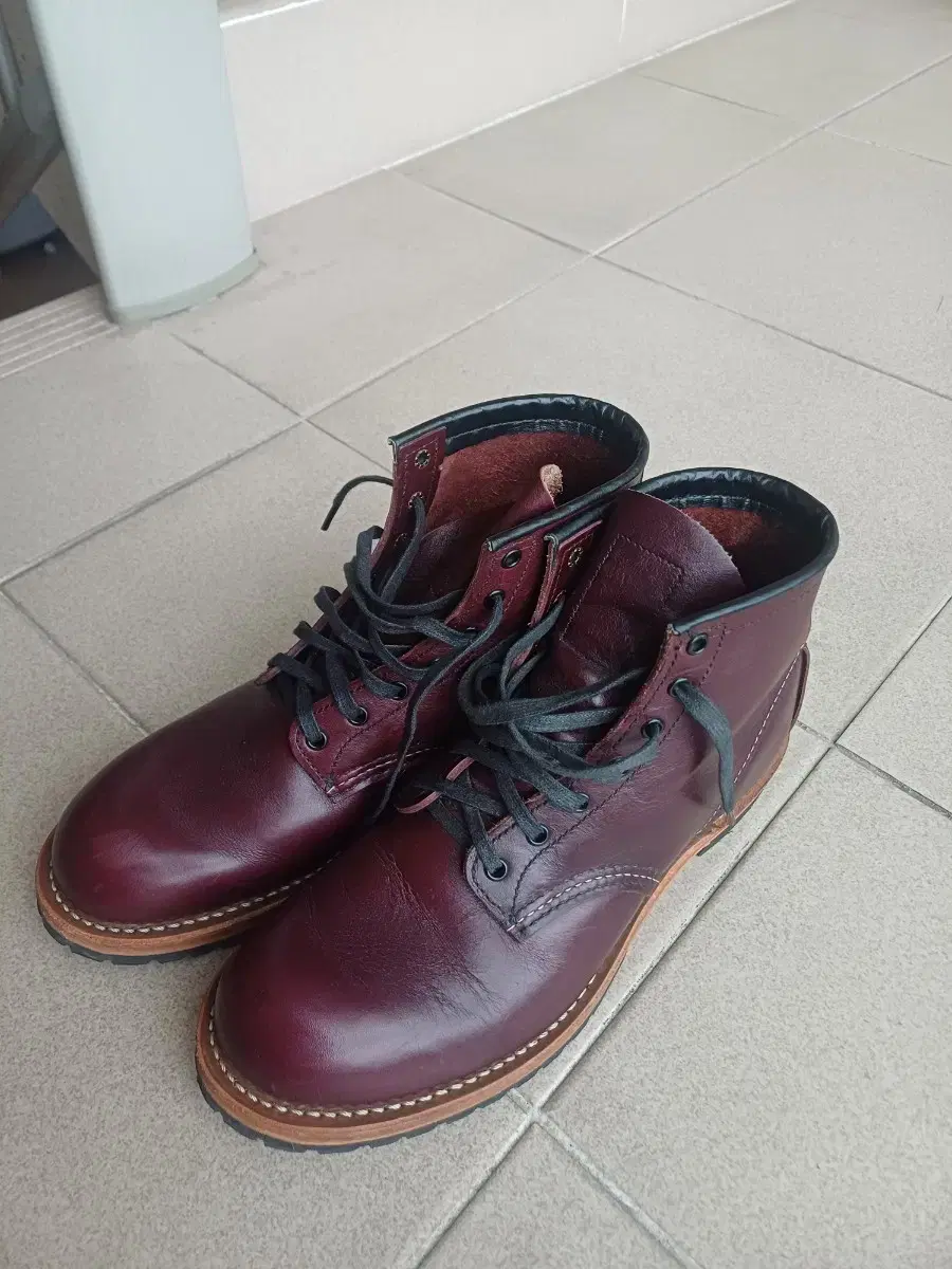 [8D] Red Wing Beckman 9411 Black Cherry