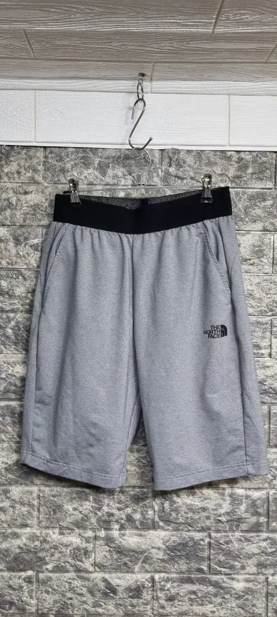 The North Face Shorts 28-30 inches