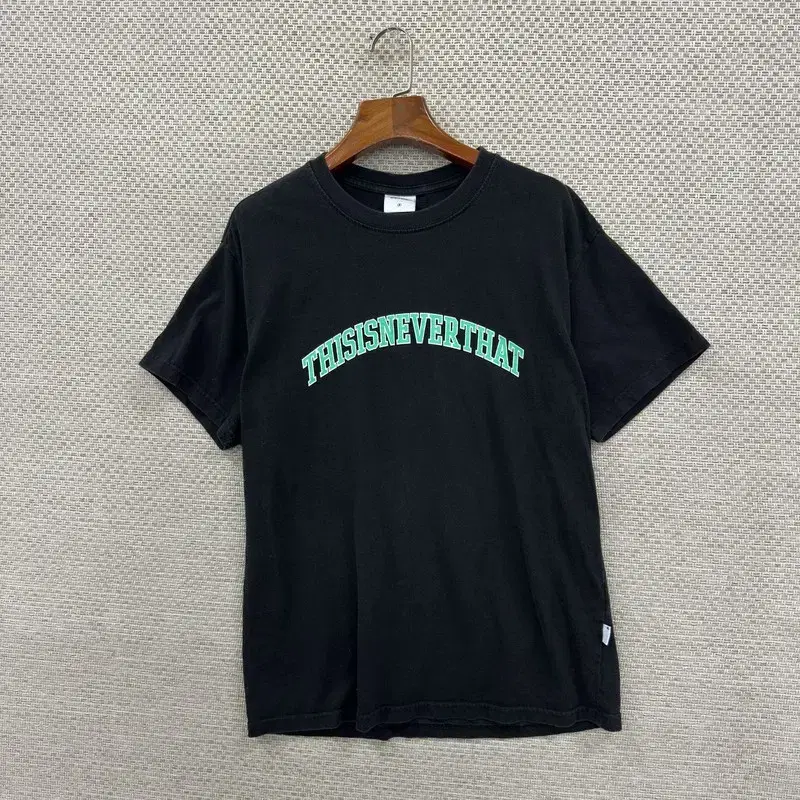 디스이즈네버댓 프린팅 로고 반팔티 M01734