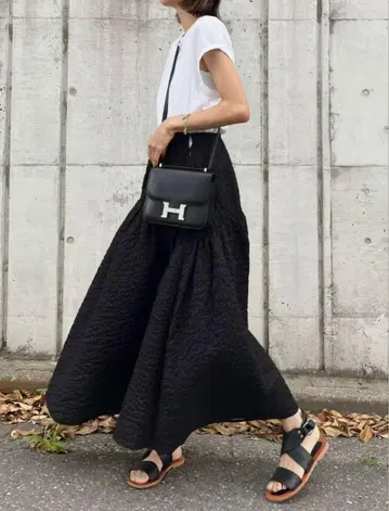 셔링 볼륨 자카드 미디 스커트