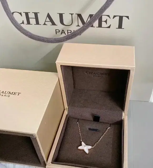 Chaumet Zuu-drian Mother-of-Pearl Necklace
