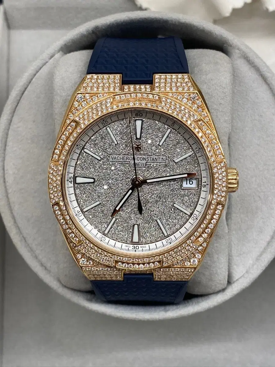 Vacheron Constantine Overseas Pavedia 41mm