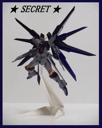 스트라이크 프리덤 건담 피규어