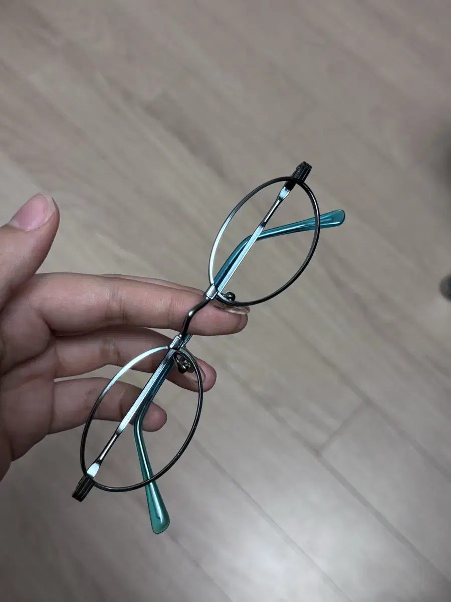 메탈 그린 컬러 빈티지 안경