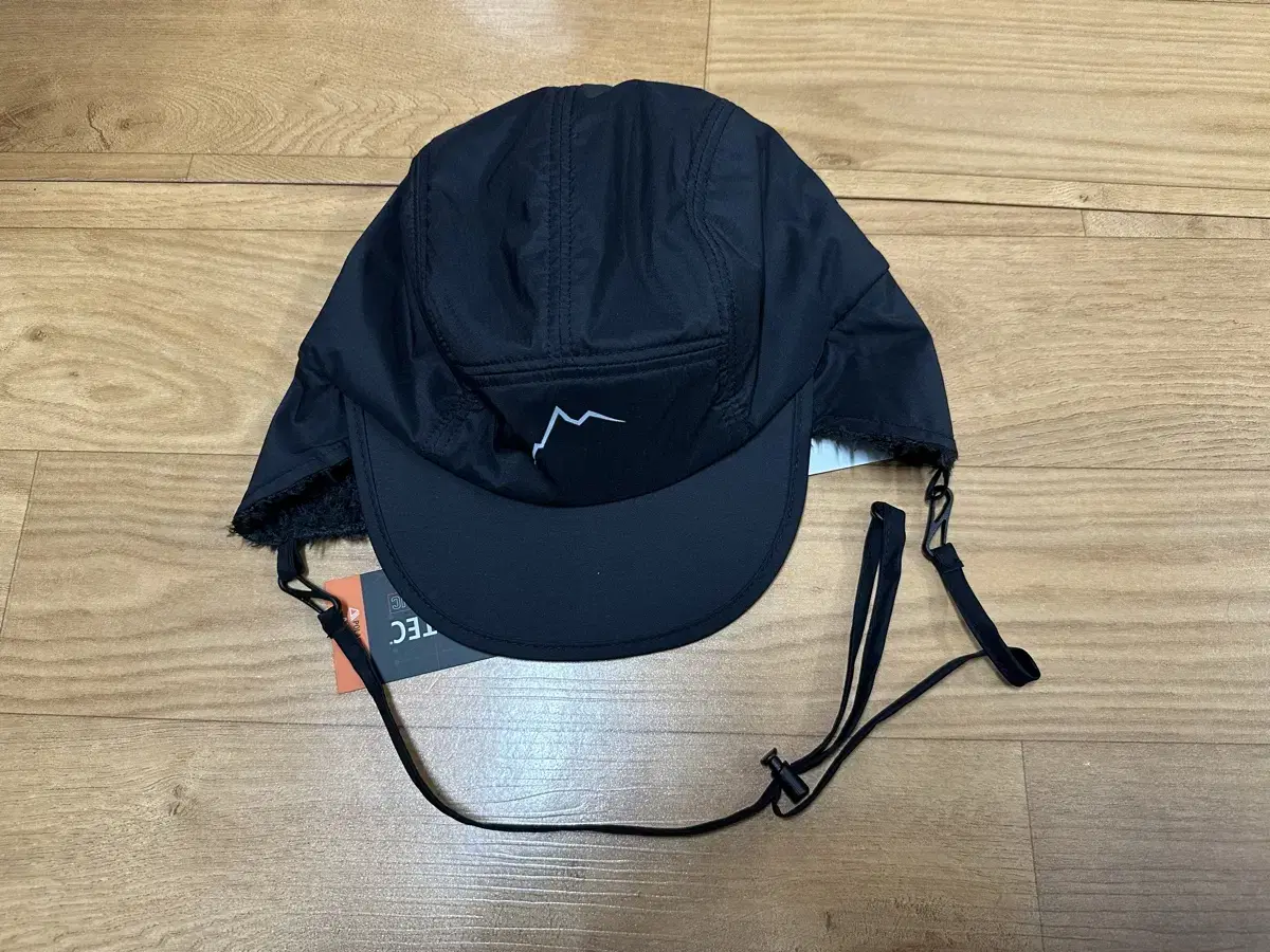 Cayl Alpha Flap Cap black