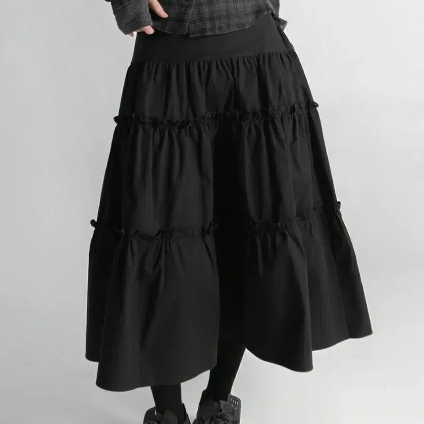 【WOOHWA】MILLI FRILL SHIRRING LONG SK Uhwa MILLI FRILL SHIRRING LONG SKBLACK Skirt #WOOHWA on