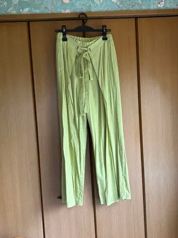 address 라이트 그린 슬릿 팬츠 새상품급