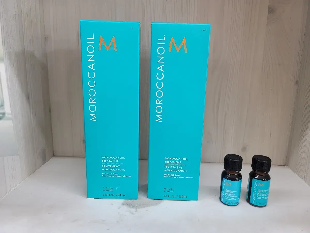 One set of Moroccanoil (200ML + 10ML)