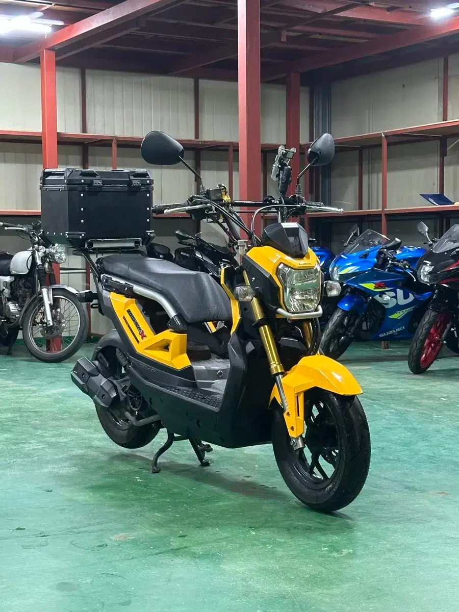 HONDA 혼다 Selling a Honda Zoomer X 110, 2016 model, S grade