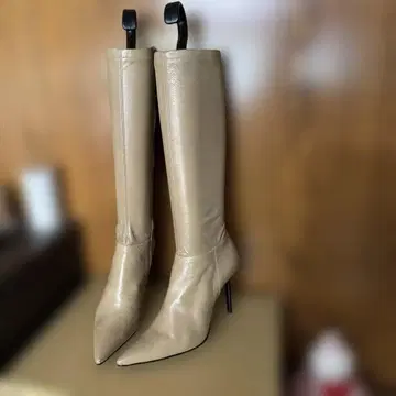 베이지 가죽 롱 부츠 하이 힐