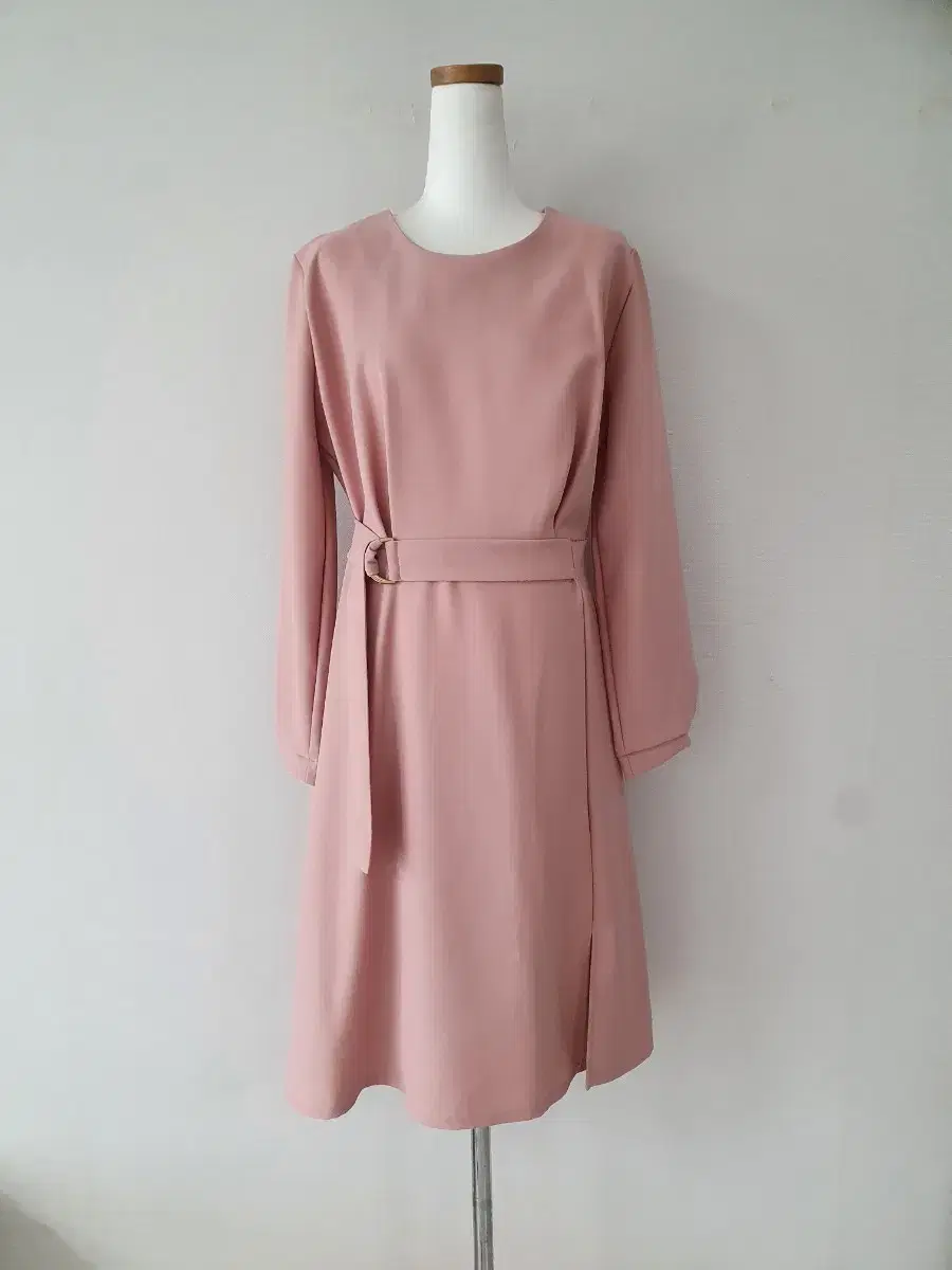 Soloist Belted Neat Onepiece