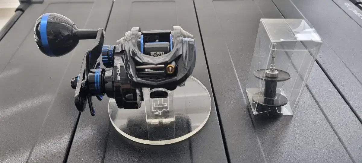 Abu Garcia Neo S6 Bait Reel Blue