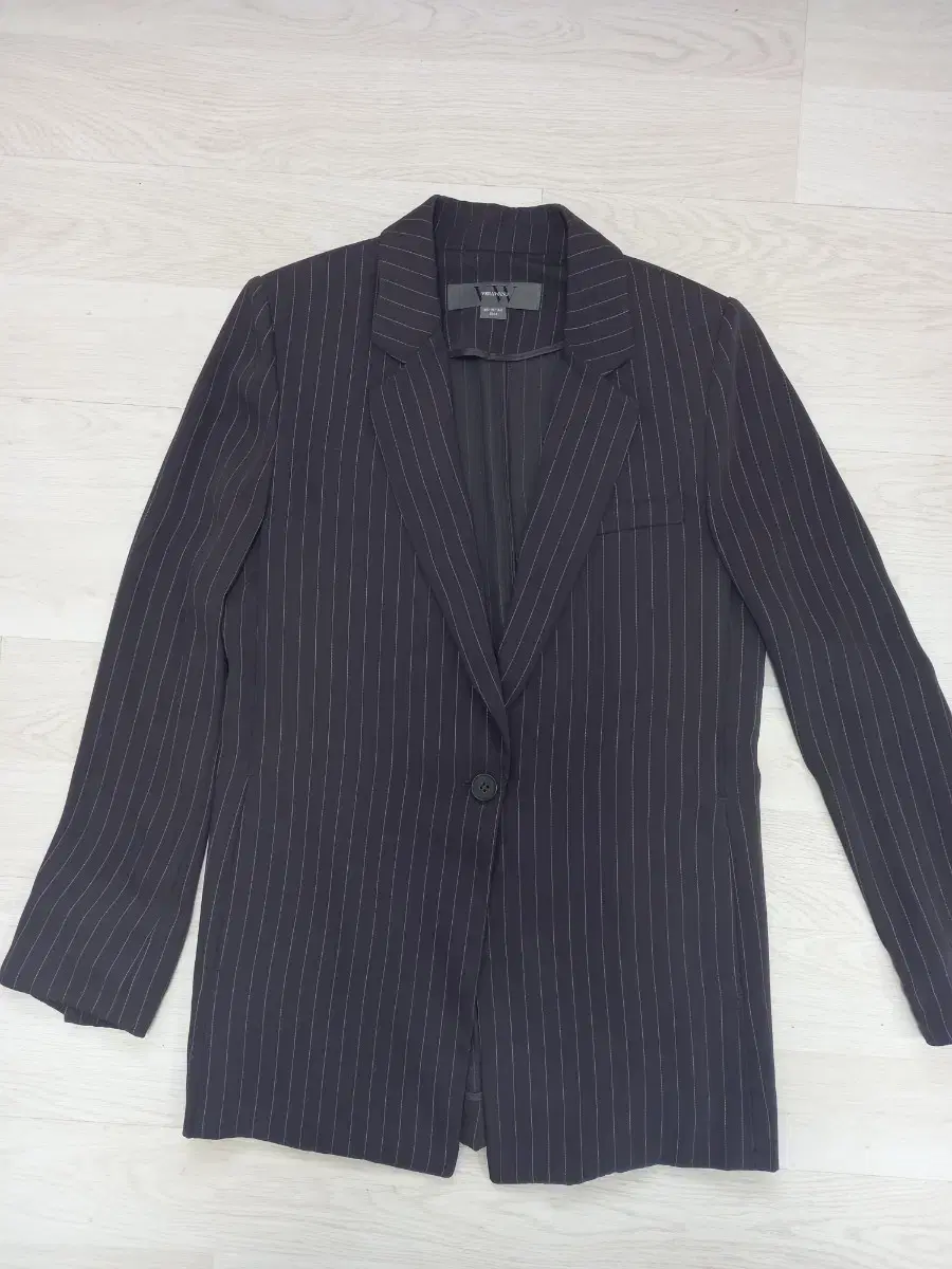 Vera Wang Summer Suit Set 55