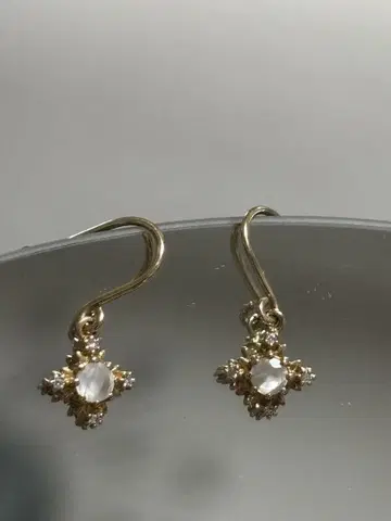 문스톤 다이아몬드 10K 후크 귀걸이