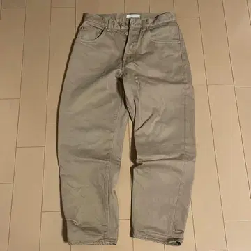 하츠키 루즈 테이퍼드 데님 베이지 사이즈 0