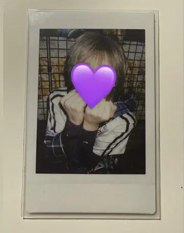 라부시쿠 유손 폴라로이드 메이한 초기 의상