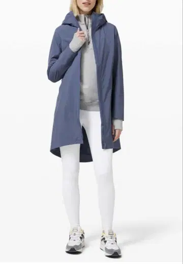 Lululemon Rain Rebel 6 / M 발수성 코트 블루