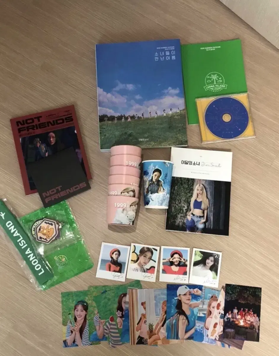 LOONA album summer package, chuu fan, etc. in bulk