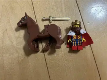 레고 말과 왕 미니 피규어 세트