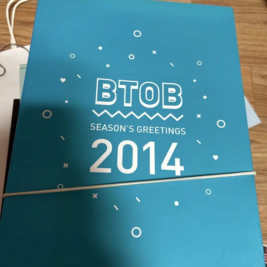 Block B 2014 Season Greeting DVD Import（リージョンALL） Unboxing Block B 블락비 2015 Season's Greetings - YouTube